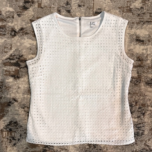 JL Jules & Leopold Geo Open Lacey eyelet Fully Lined Sleeveless Button Back Top - Picture 1 of 6